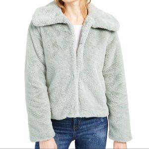 New 💚 Charlie Holiday mint green plush faux fur jacket ladies size 6